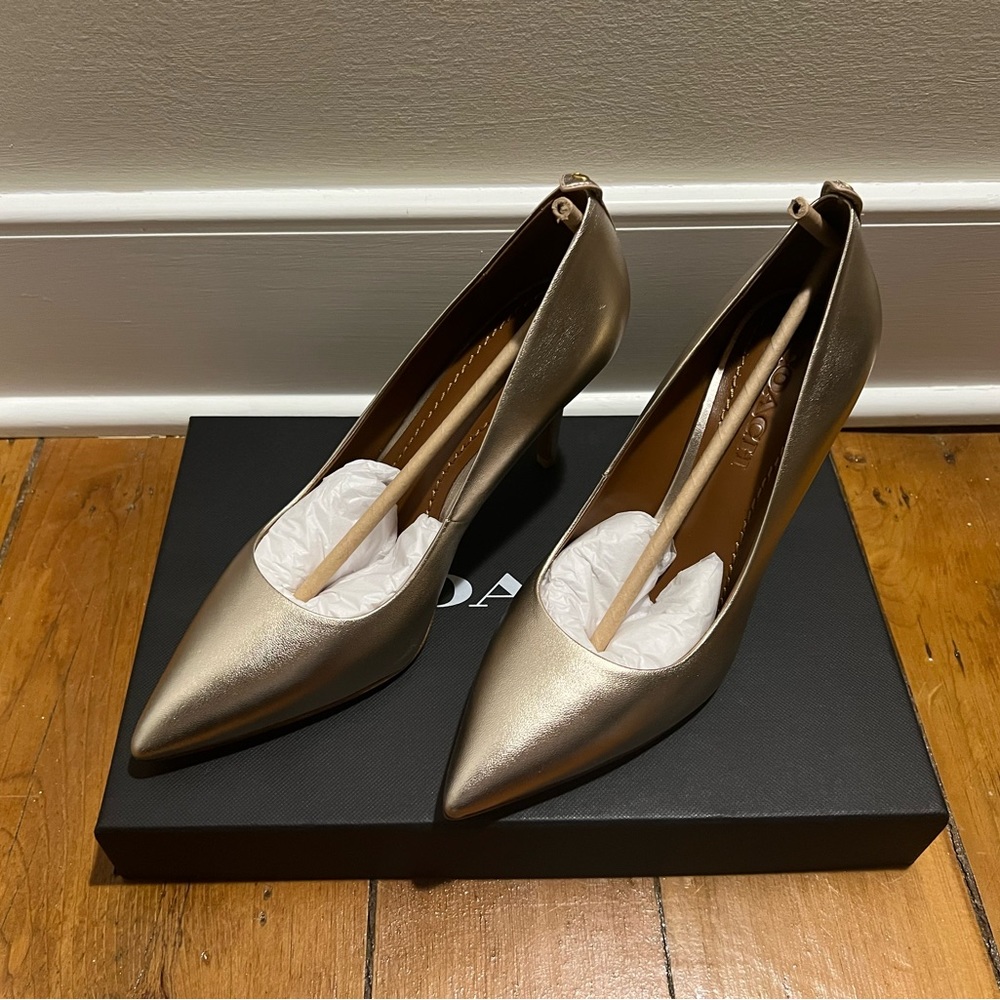 NWT Coach 85MM Champagne Leather Pumps Size 8 w box and dust bag - Picture 8 of 9